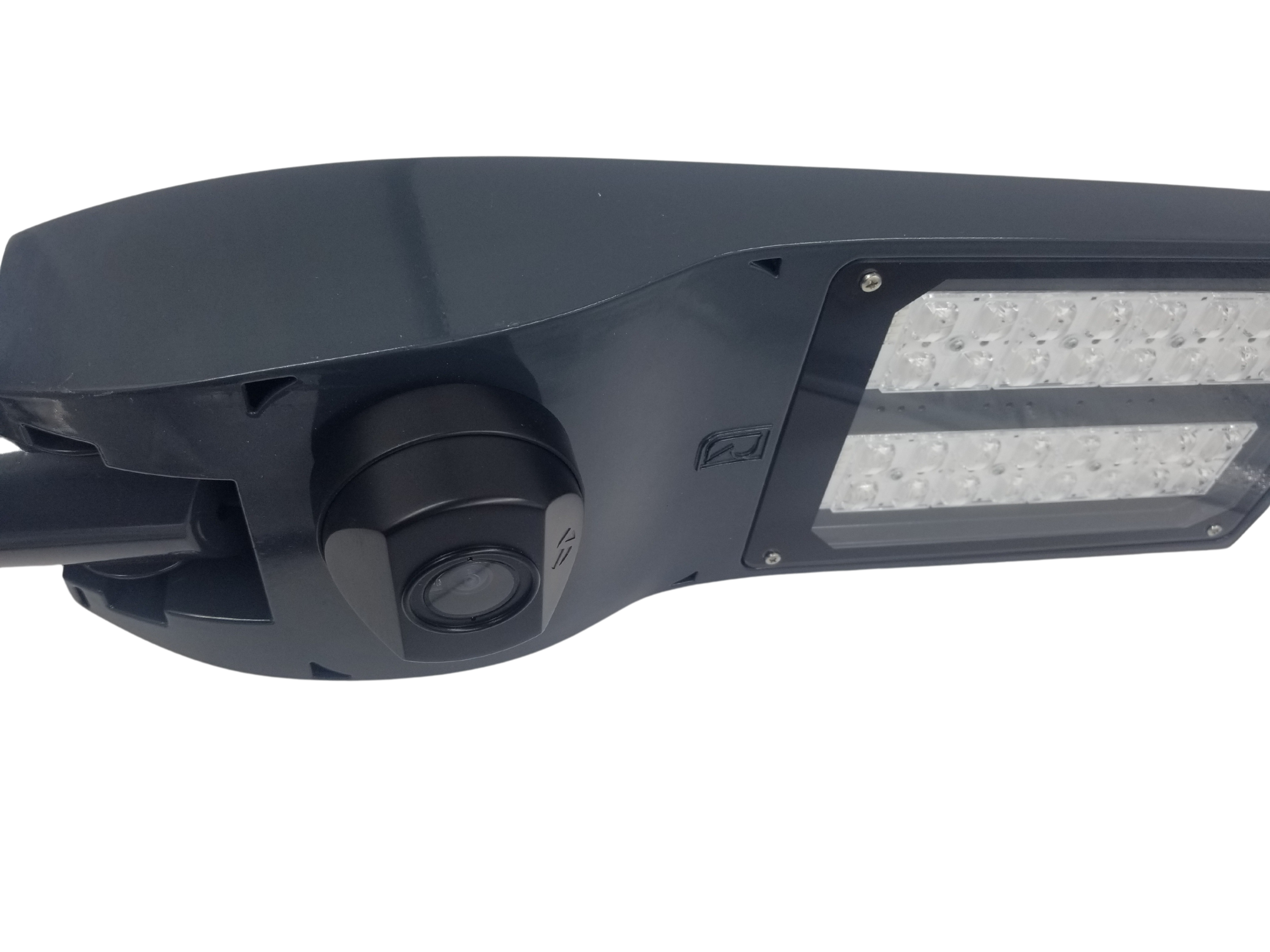 Tête de luminaire avec la connectique Zhaga sur le dessous de la tête. Un capteur Kara est accroché grâce à la connectique universelle Zhaga.